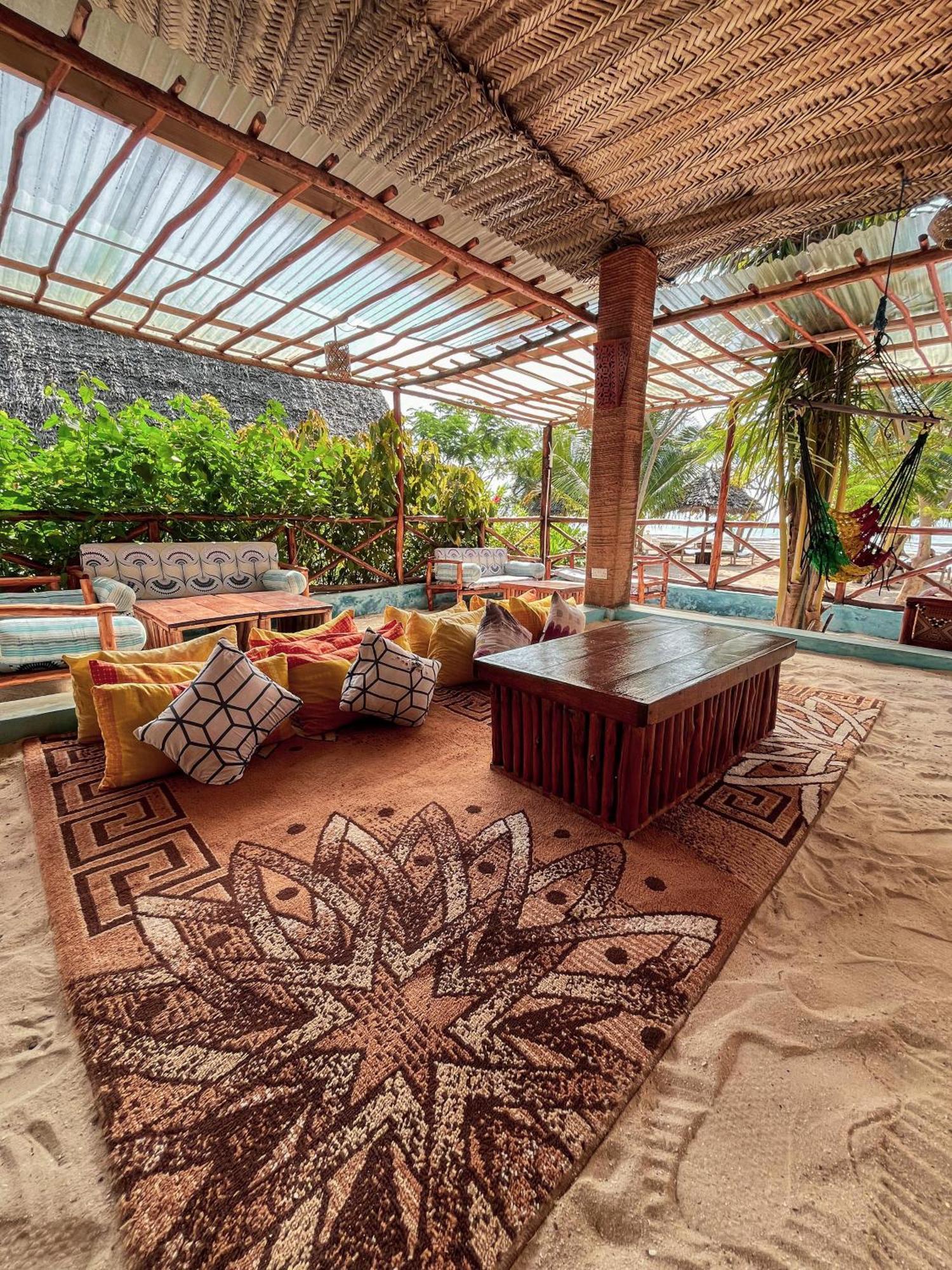Kidoti Bay Hotel Exterior photo
